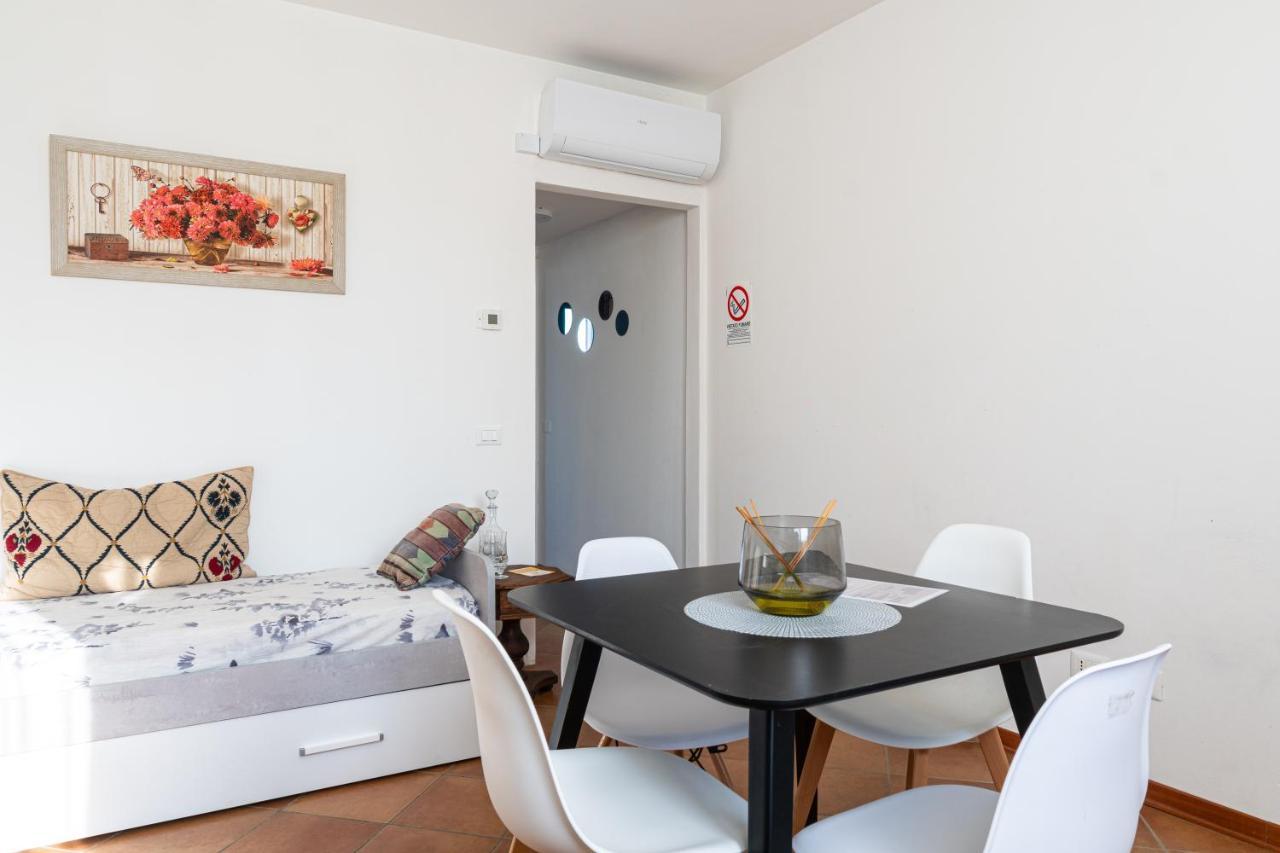 Gold Oasi - Business Solution Aparthotel Ferrara Luaran gambar
