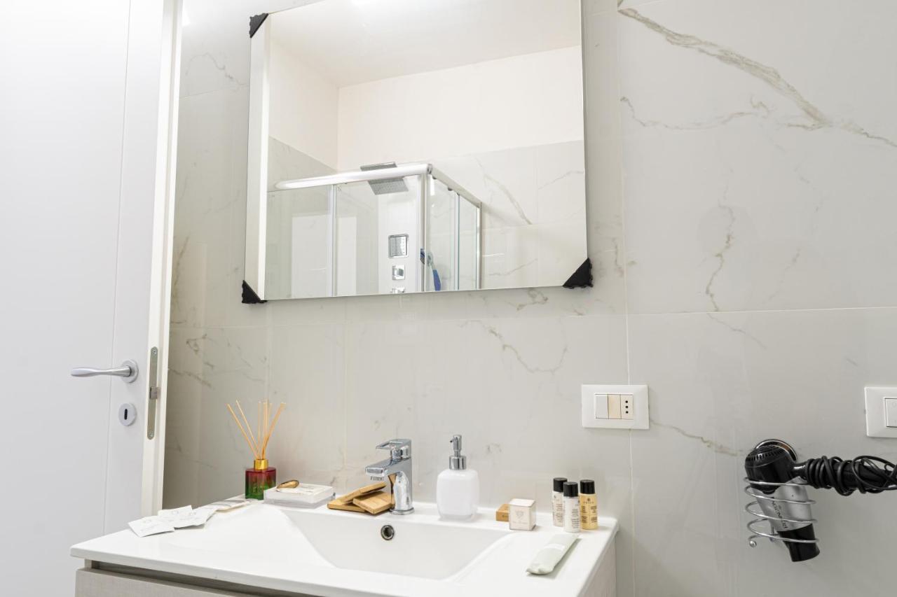 Gold Oasi - Business Solution Aparthotel Ferrara Luaran gambar