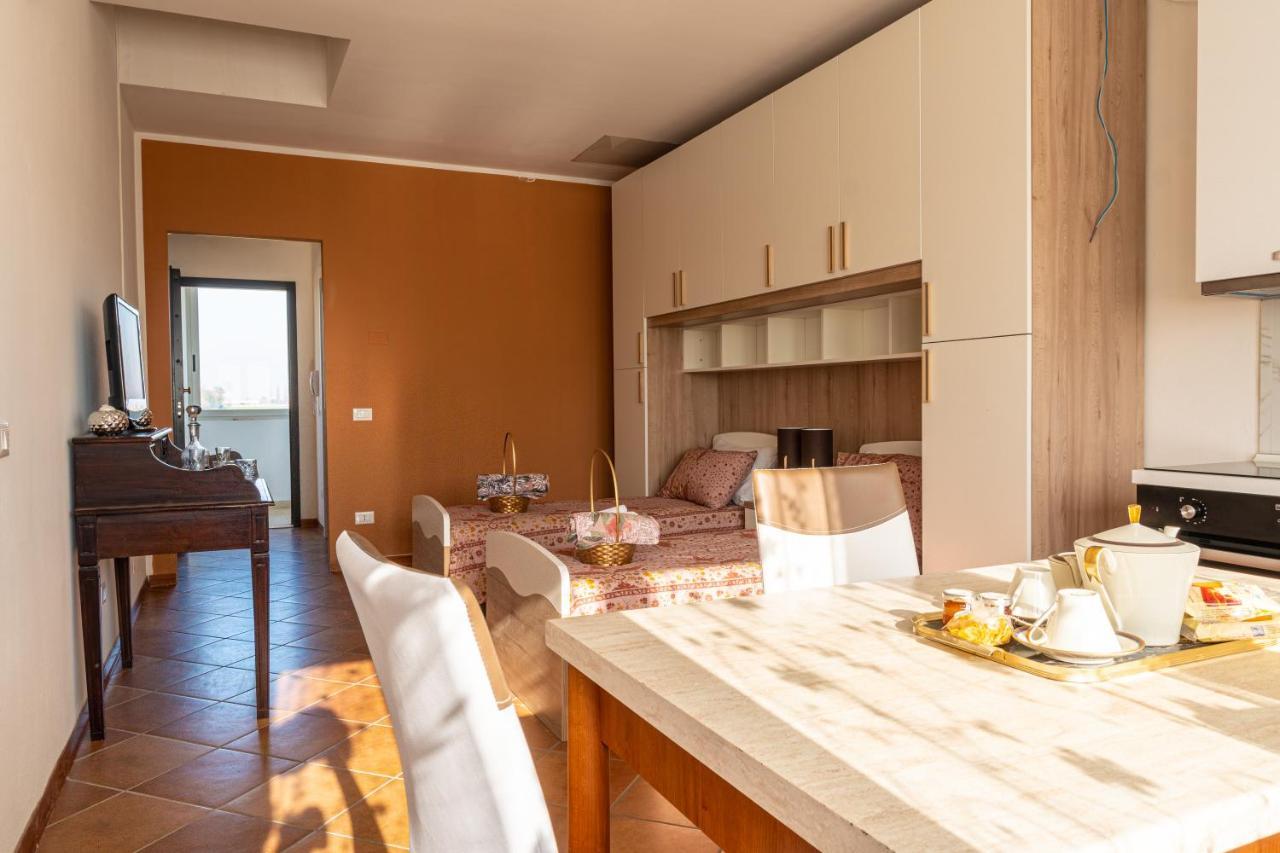 Gold Oasi - Business Solution Aparthotel Ferrara Luaran gambar