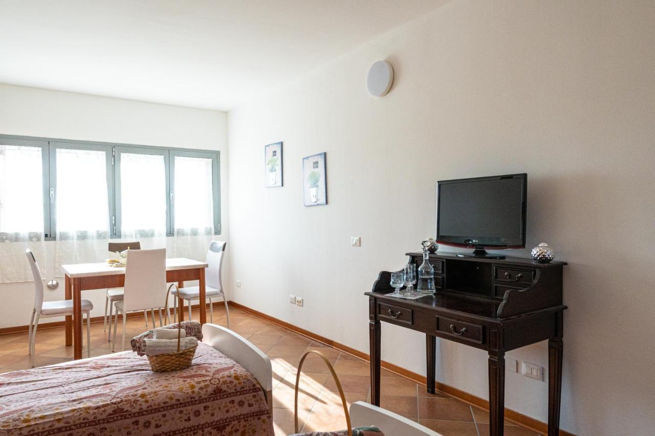 Gold Oasi - Business Solution Aparthotel Ferrara Luaran gambar