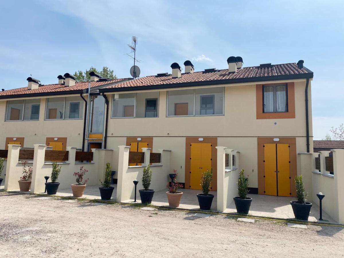 Gold Oasi - Business Solution Aparthotel Ferrara Luaran gambar